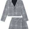 Conjunto de Blazer Boxy e Short-saia em Malha Tweed Brilho 71259 Kukiê